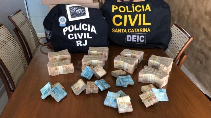 Investigação aponta irregularidades na compra de respiradores pelo governo de SC