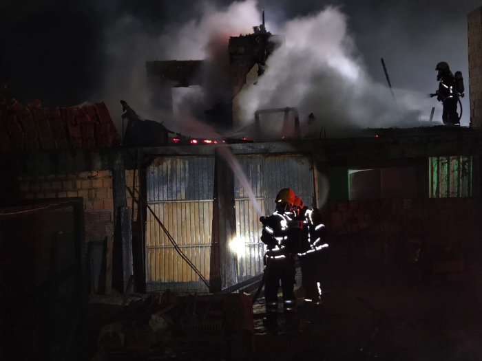 Incêndio destrói três casas em Palhoça; ninguém ficou ferido
