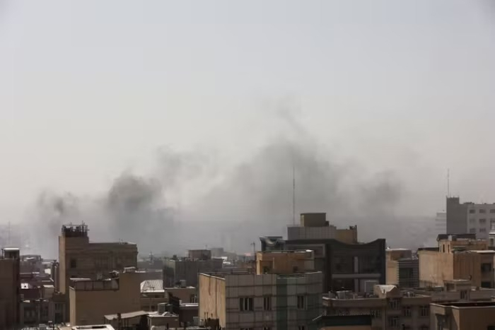 EUA e Israel atacam o Irã em operação coordenada; explosões atingem Teerã e elevam tensão no Oriente Médio