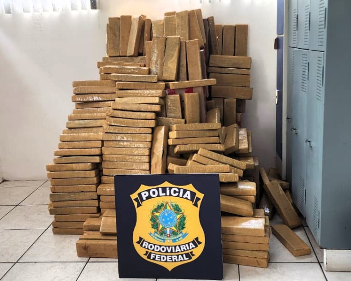 Homem é flagrado transportando 657 quilos de droga e acaba preso