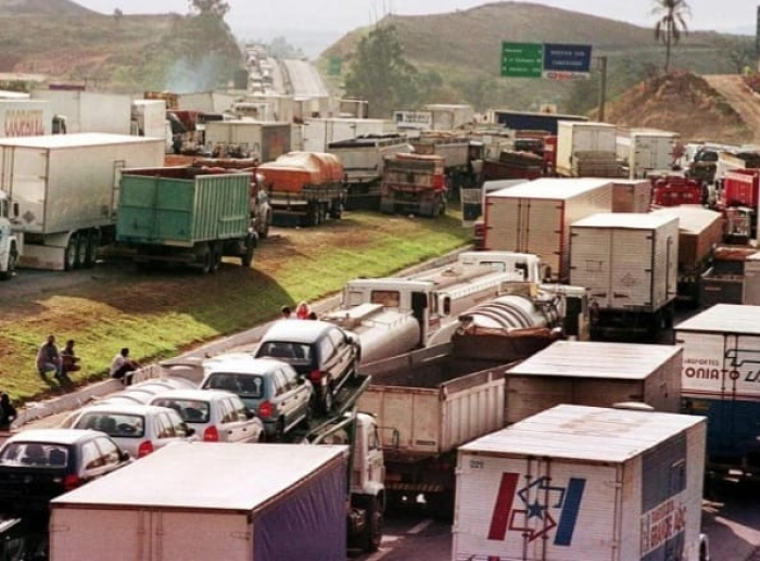 Caminhoneiros iniciam mobilização e anunciam paralisação em SC a partir de quinta-feira