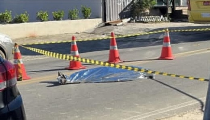 Homem é assassinado a facadas em plena luz do dia em Governador Celso Ramos