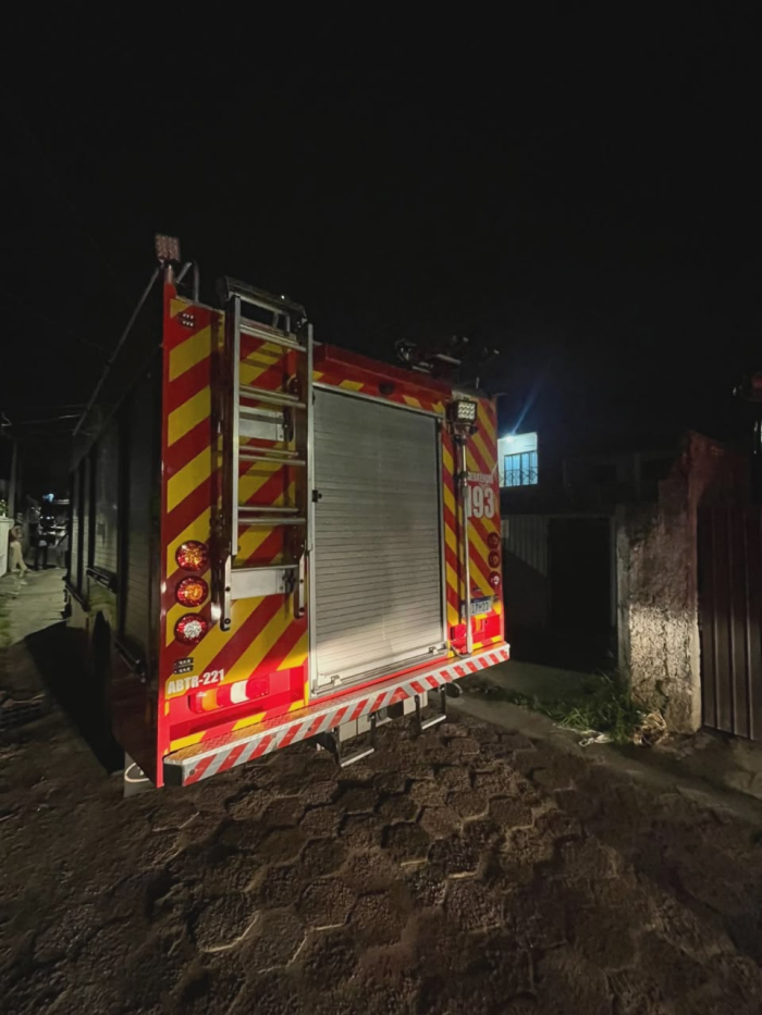 Incêndio em residência na Tapera mobiliza bombeiros durante a madrugada