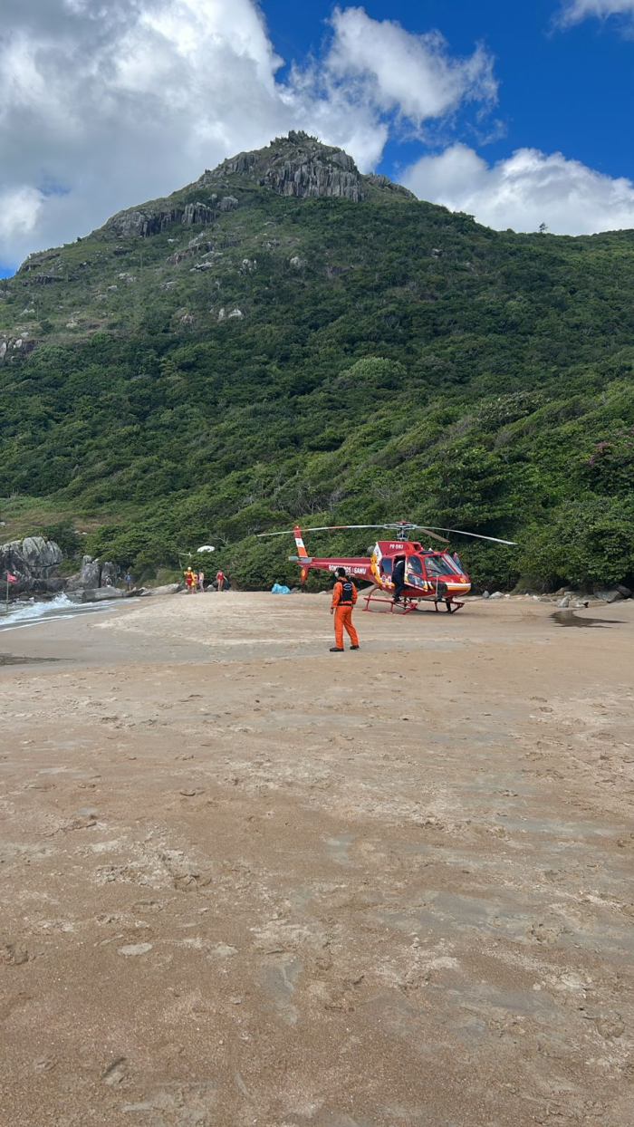 Jovem é resgatado após afogamento na Lagoinha do Leste, em Florianópolis