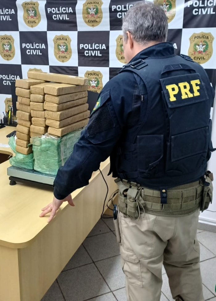 Comboio com 360 quilos de maconha é interceptado pela PRF no Meio-Oeste catarinense
