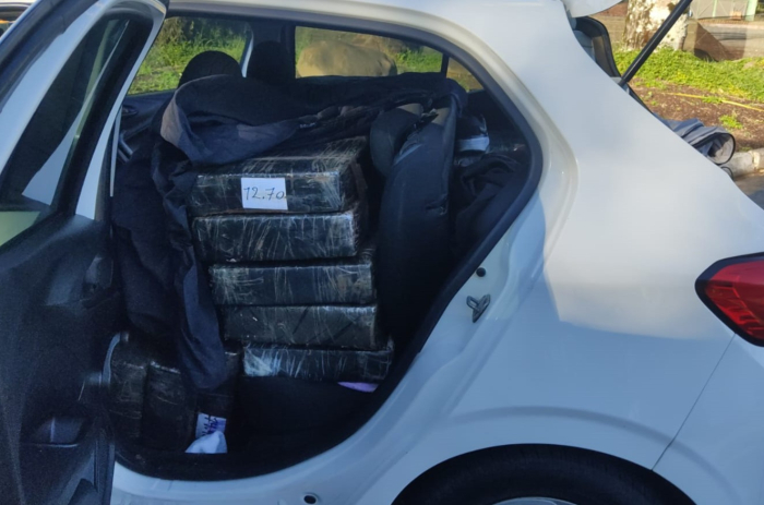 Casal é preso com 403 quilos de maconha na BR-101 em Joinville