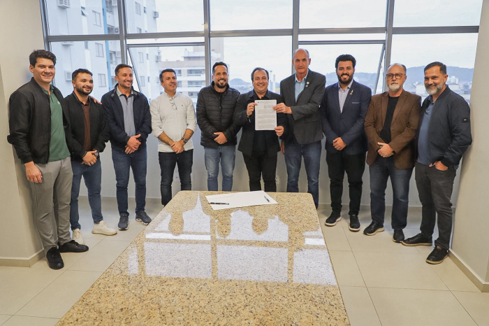 Prefeitura de Biguaçu e Casan firmam convênio de mais de R$ 535 mil para obras na Rua das Hortências
