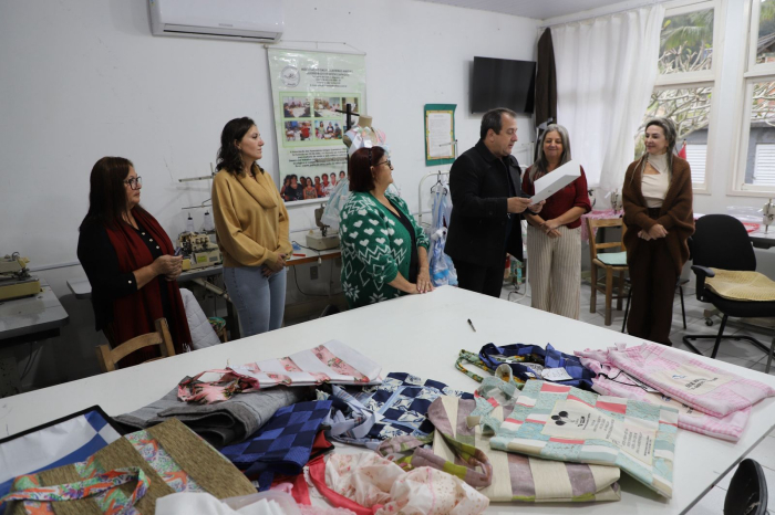 Lei sancionada pela Prefeitura de Biguaçu garante sede própria à associação de mulheres artesãs AFAGO 