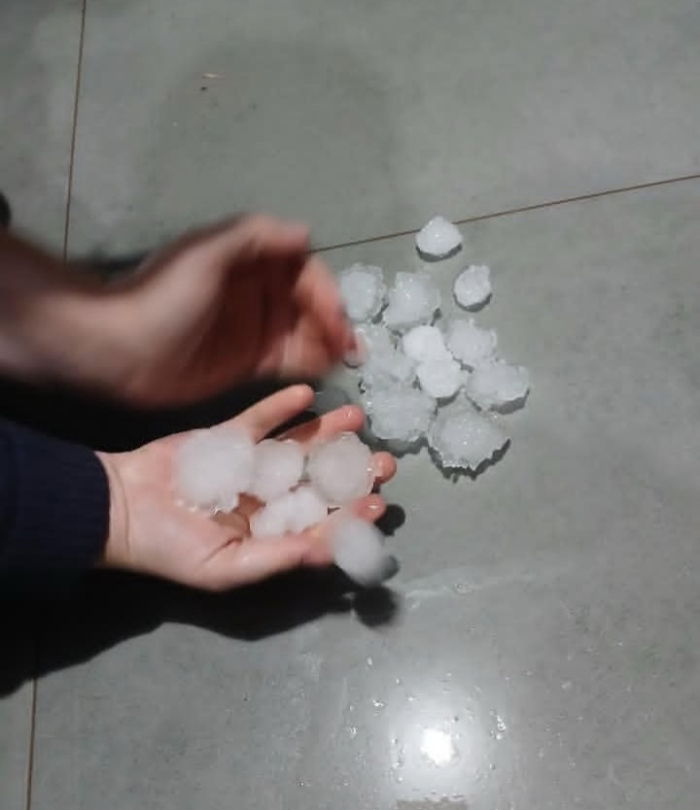 GRANIZO ASSUSTA MORADORES E ATINGE BAIRROS DE CONCÓRDIA NA NOITE DE SEGUNDA-FEIRA