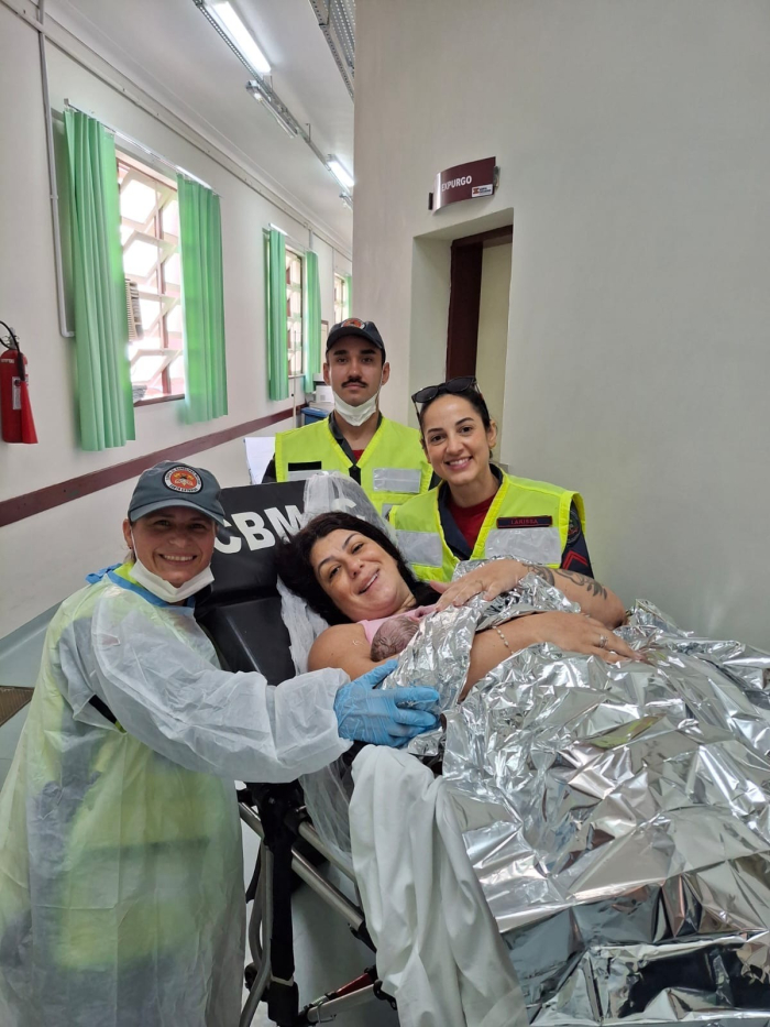 Bombeiros realizam parto de emergência dentro de viatura no Norte da Ilha