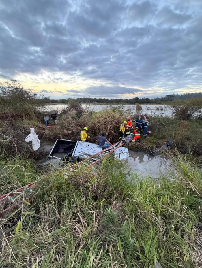 Advogado de Turvo e irmão coronel da reserva ficam feridos em grave capotamento na BR-101
