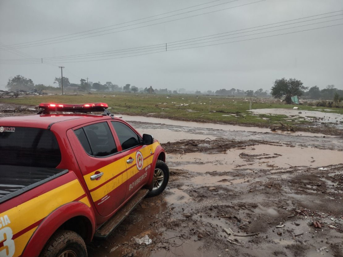 Santa Catarina envia bombeiros e cães de busca para simulado interestadual de desastres no Rio Grande do Sul