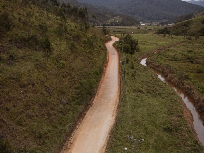 Pavimentação da Estrada Geral de Fazenda de Dentro marca novo avanço na infraestrutura do interior de Biguaçu