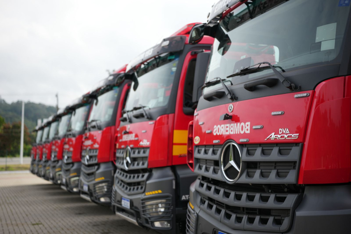 Corpo de Bombeiros de SC recebe 56 novos caminhões na maior entrega de viaturas da história do Estado