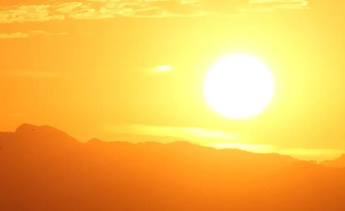 Santa Catarina terá veranico, calor acima da média e ventos de até 80 km/h