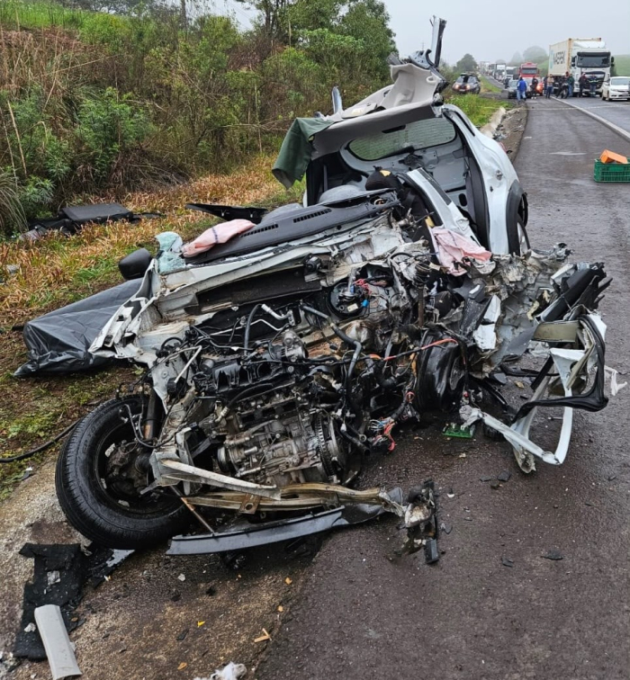 Mulher de 63 anos morre em colisão frontal na BR-282, em Ponte Serrada